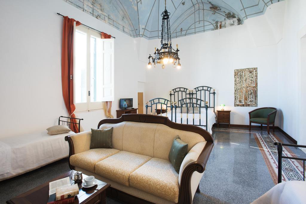 לינה וארוחת בוקר מינרווינו די ל'צה Palazzo Scarciglia - Dimora D'Epoca מראה חיצוני תמונה
