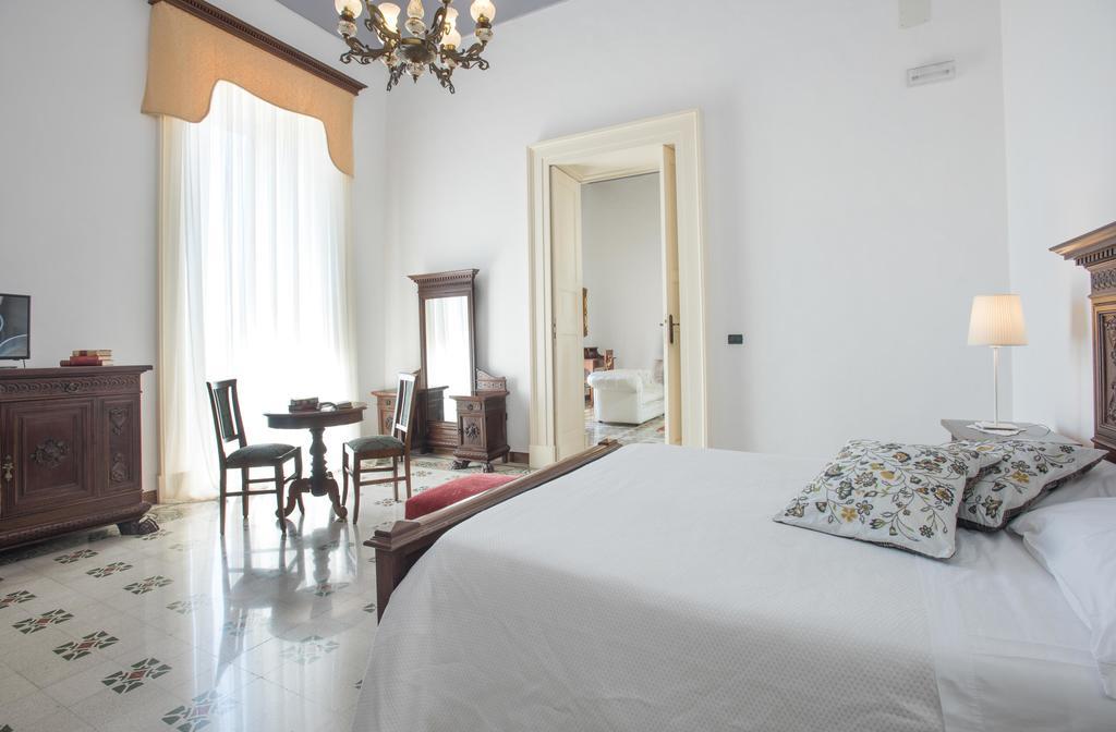 לינה וארוחת בוקר מינרווינו די ל'צה Palazzo Scarciglia - Dimora D'Epoca מראה חיצוני תמונה