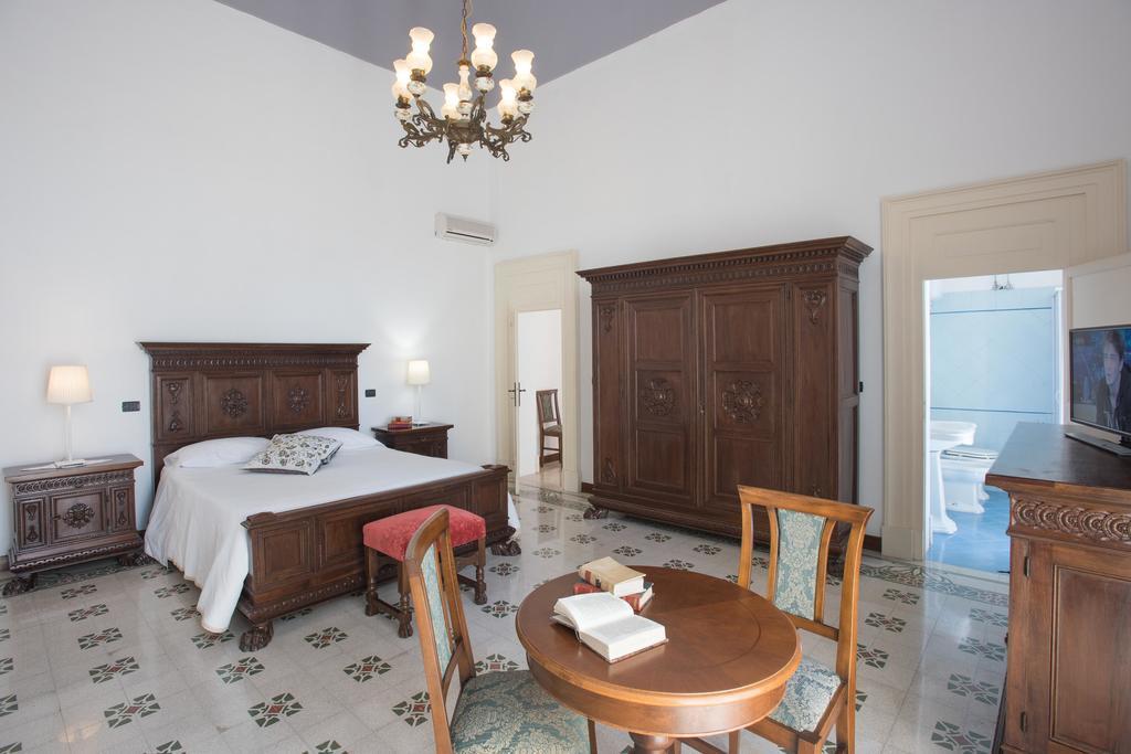 לינה וארוחת בוקר מינרווינו די ל'צה Palazzo Scarciglia - Dimora D'Epoca מראה חיצוני תמונה