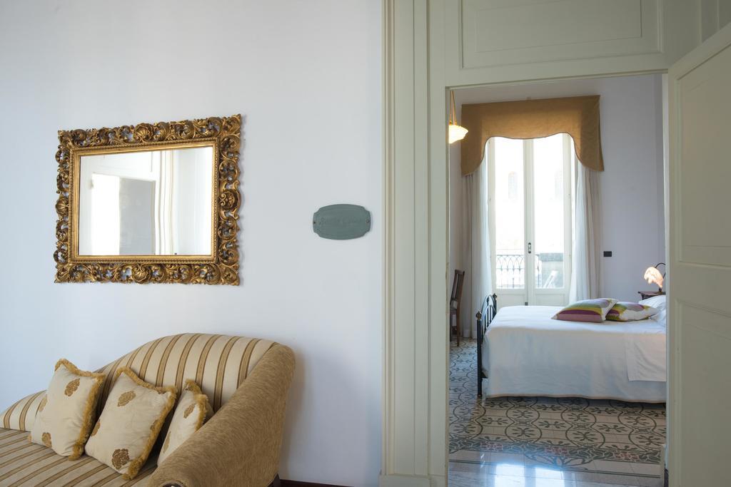 לינה וארוחת בוקר מינרווינו די ל'צה Palazzo Scarciglia - Dimora D'Epoca מראה חיצוני תמונה