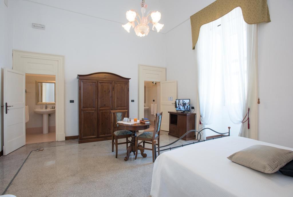 לינה וארוחת בוקר מינרווינו די ל'צה Palazzo Scarciglia - Dimora D'Epoca חדר תמונה