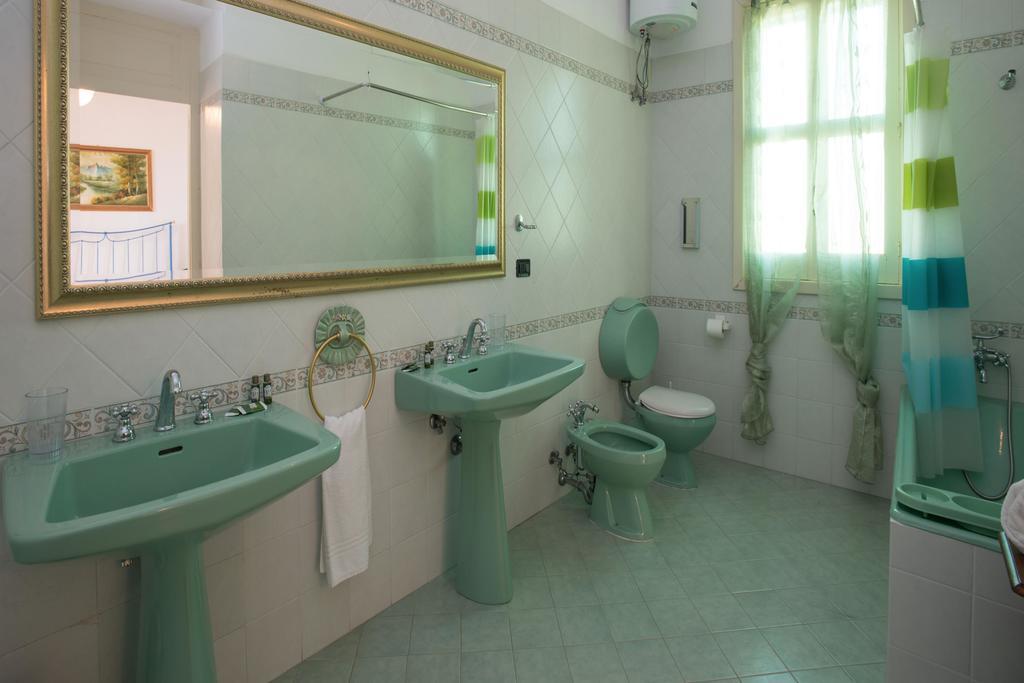 לינה וארוחת בוקר מינרווינו די ל'צה Palazzo Scarciglia - Dimora D'Epoca חדר תמונה