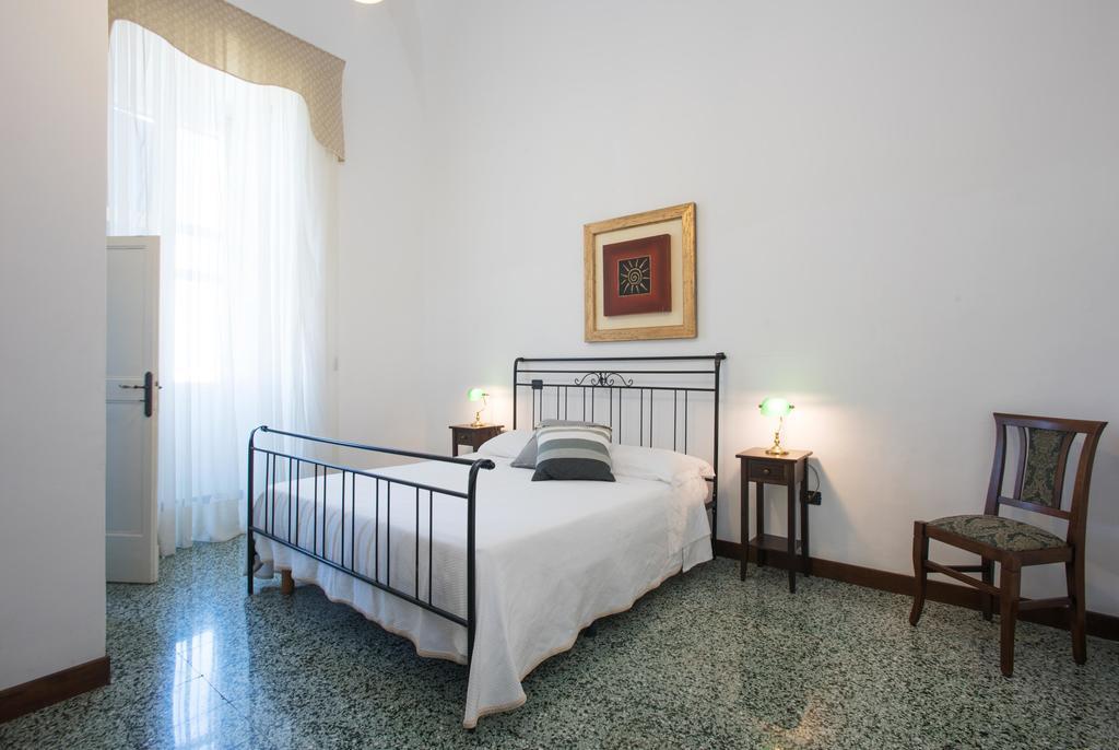 לינה וארוחת בוקר מינרווינו די ל'צה Palazzo Scarciglia - Dimora D'Epoca חדר תמונה