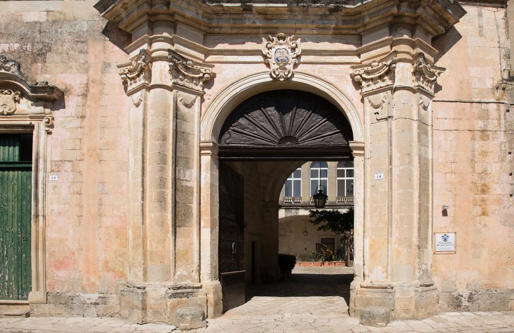 לינה וארוחת בוקר מינרווינו די ל'צה Palazzo Scarciglia - Dimora D'Epoca מראה חיצוני תמונה