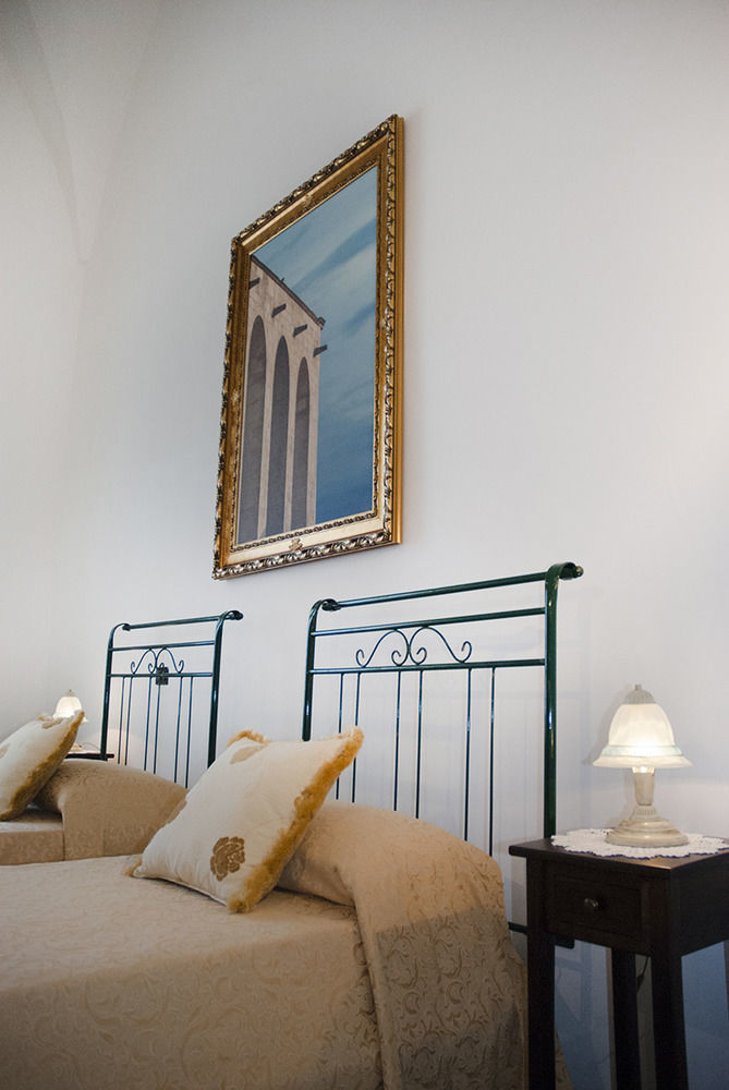 לינה וארוחת בוקר מינרווינו די ל'צה Palazzo Scarciglia - Dimora D'Epoca מראה חיצוני תמונה