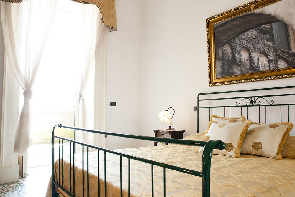 לינה וארוחת בוקר מינרווינו די ל'צה Palazzo Scarciglia - Dimora D'Epoca מראה חיצוני תמונה
