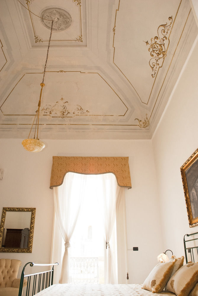 לינה וארוחת בוקר מינרווינו די ל'צה Palazzo Scarciglia - Dimora D'Epoca מראה חיצוני תמונה