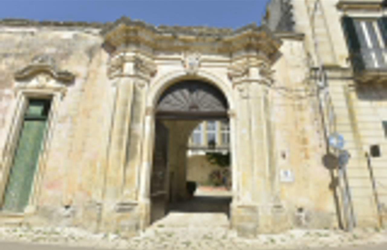 לינה וארוחת בוקר מינרווינו די ל'צה Palazzo Scarciglia - Dimora D'Epoca מראה חיצוני תמונה